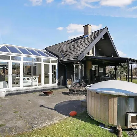 Holiday home 3 Bedroom Stunning In