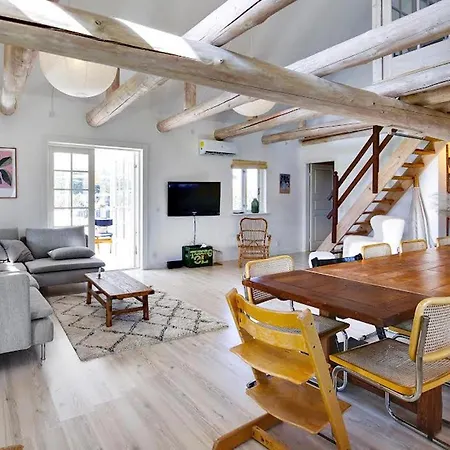 3 Bedroom Stunning In *