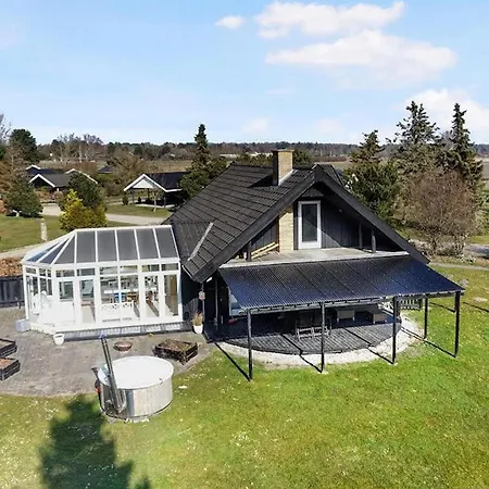 3 Bedroom Stunning In Holiday home *