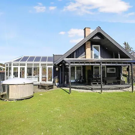 3 Bedroom Stunning In Holiday home Hundested